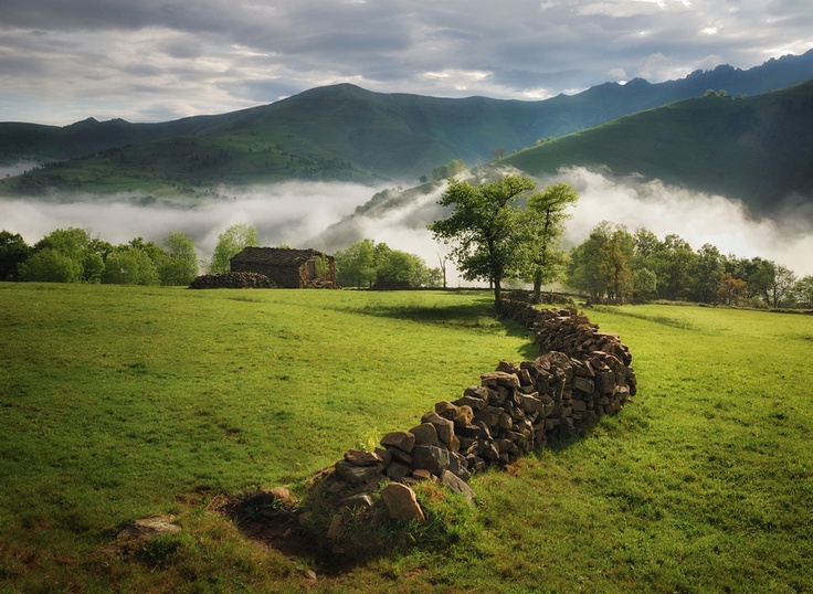 10dafc792281fae4f2583fc108899421-spain-travel-lens