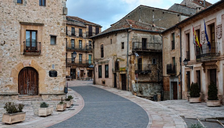 8548944266_1f4a436c62_o-886x506